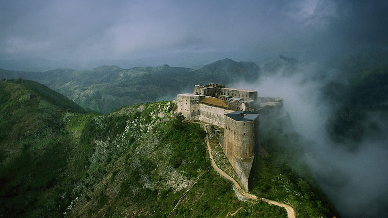 Castle On Top Of Mountain Covered With Fog Under Black Cloudy Sky Nature, HD wallpaper
