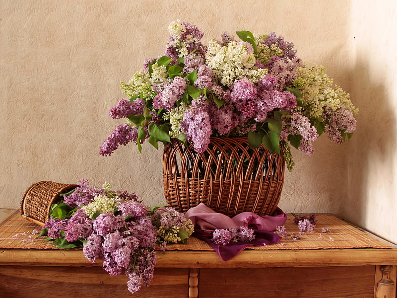 Lilac in wicker basket, pretty, lilak, lovely, scent, spring, bonito, still life, bouquet, basket, flower, HD wallpaper