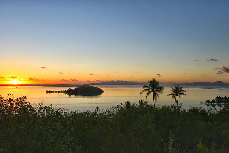 Bora Bora Sunset, polynesia, sun, sunset, sea, beach, lagoon, bora bora, evening, paradsie, blue, exotic, islands, ocean, pacific, south, set, island, tahiti, tropical, HD wallpaper