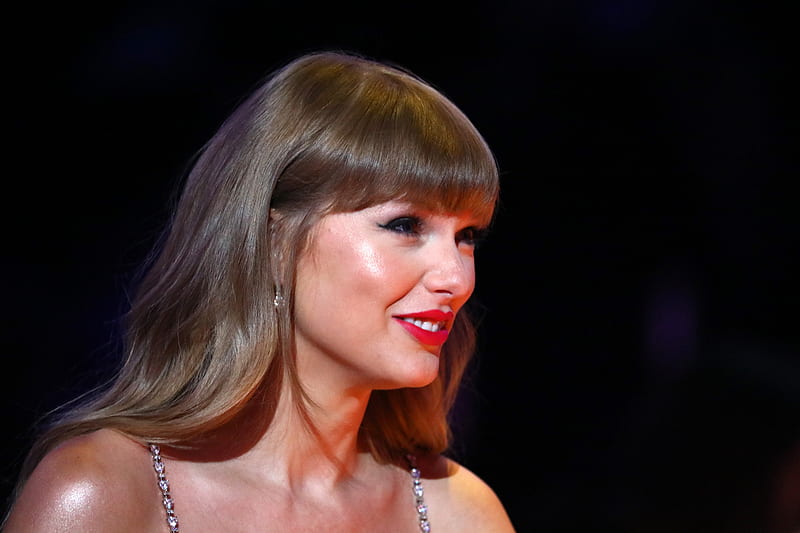 A Mansion Featured in Taylor Swift's “Blank Space” Music Video Is Headed to Auction, HD wallpaper