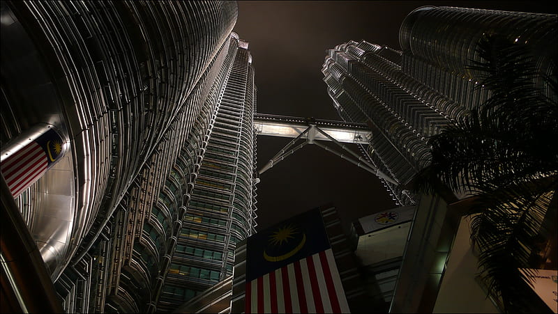 Malaysia Petronas Towers, malaysia, buildings, black, country, towers, bridge, skyline, bank, petronas, HD wallpaper