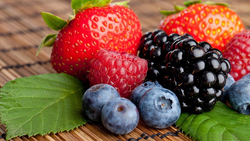 Grapes Strawberries-fruit food, HD wallpaper
