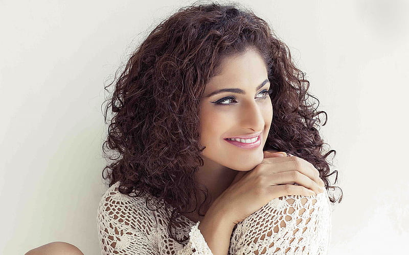 Kubbra Sait, Indian actress fashion model, smile, knitted jacket, bollywood, portrait, HD wallpaper