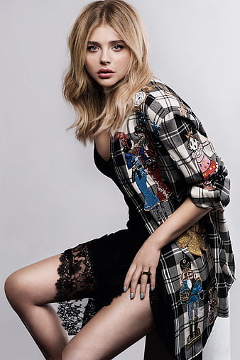 Chloe Grace Moretz Blonde Photoshoot 4K Wallpaper #4.2636