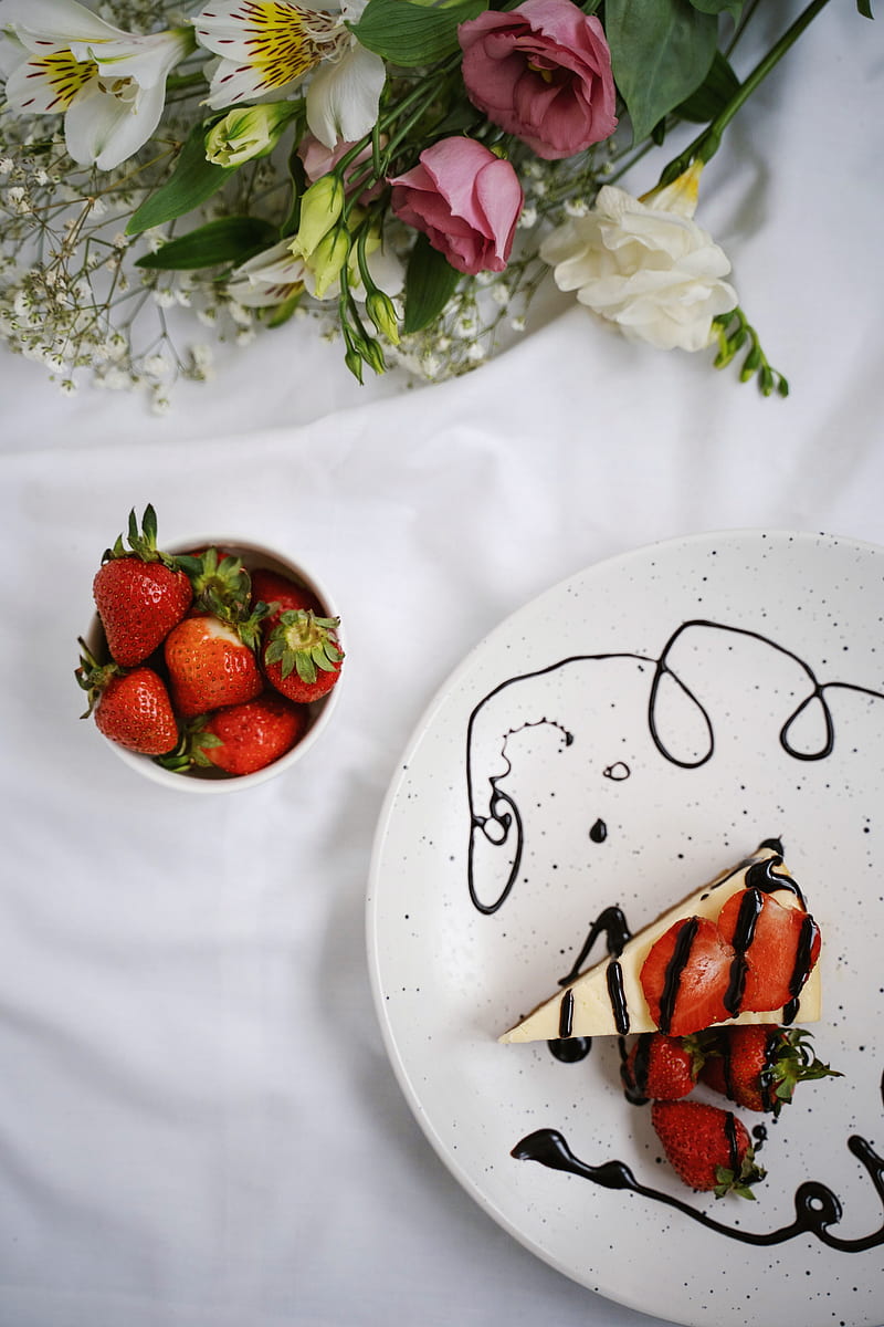 cake, strawberries, dessert, flowers, HD phone wallpaper