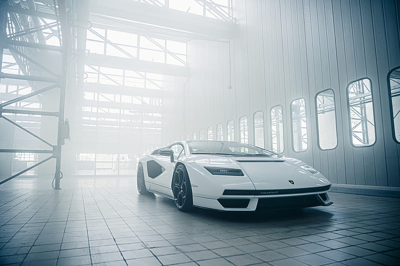 Chiếc xe Lamborghini Countach LPI 800-4 mới ra mắt sẽ khiến bạn say mê ngay từ cái nhìn đầu tiên. Hãy xem hình ảnh và khám phá kiểu dáng kinh điển cùng công nghệ hiện đại đem lại cảm giác lái thật sự tuyệt vời.