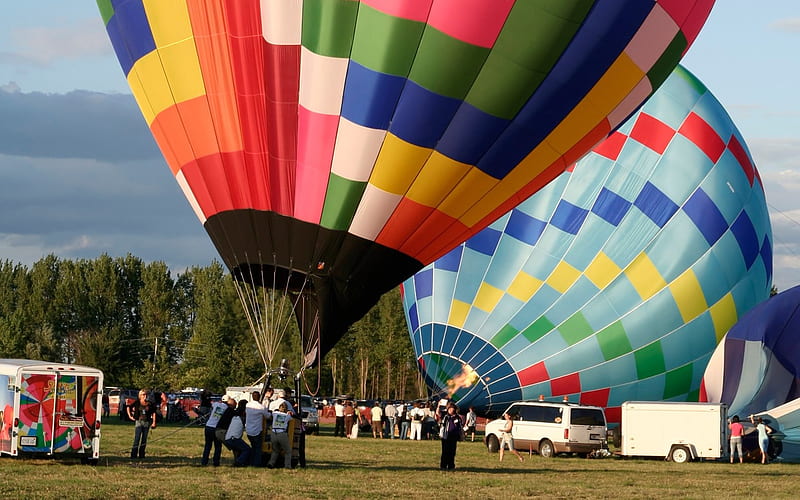 Hot air balloons prepare for liftoff, HD wallpaper