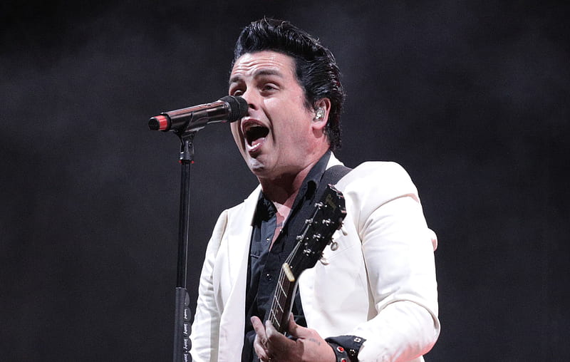 Billie Joe Armstrong Backs Out Of Miley Cyrus' NYE Gig Over COVID 19 Concerns, HD wallpaper