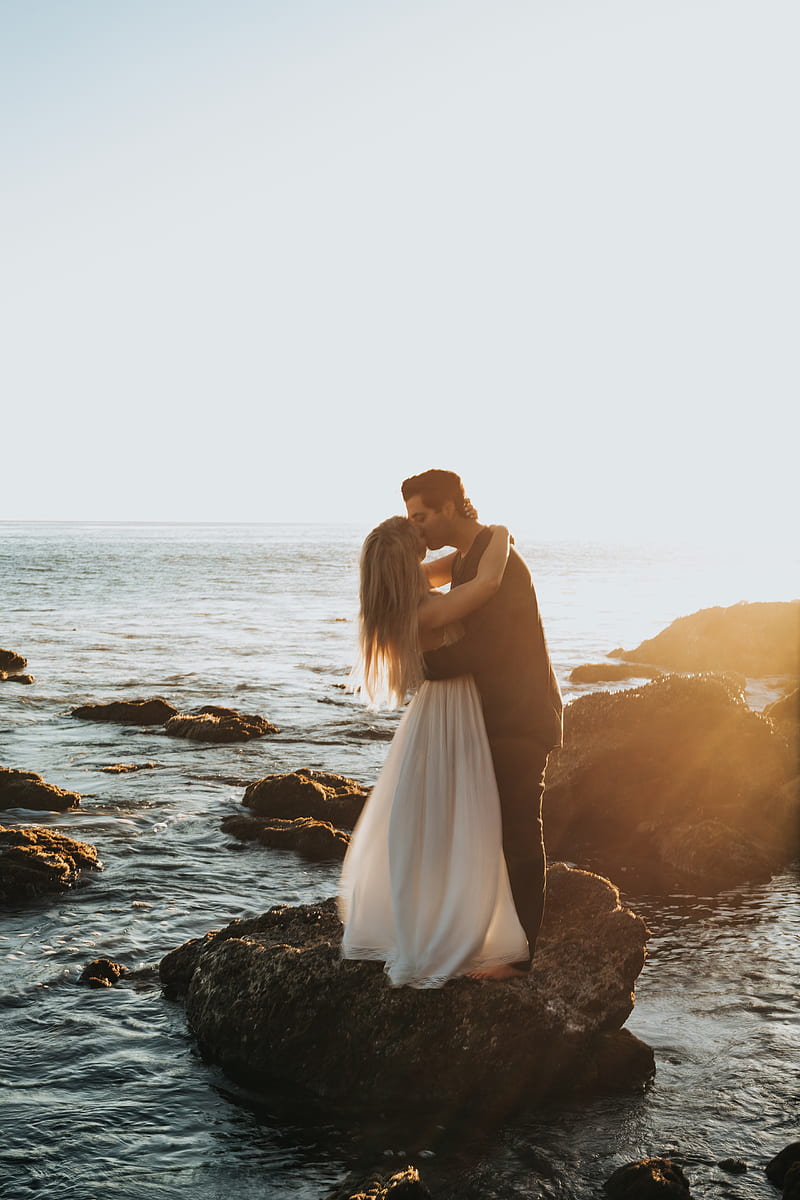couple, kiss, sunset, sea, tenderness, romance, HD phone wallpaper
