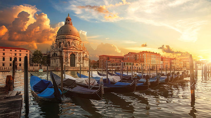 Boat On Canal And Cathedral Dome Gondola Grand House In Italy Venice Travel, HD wallpaper