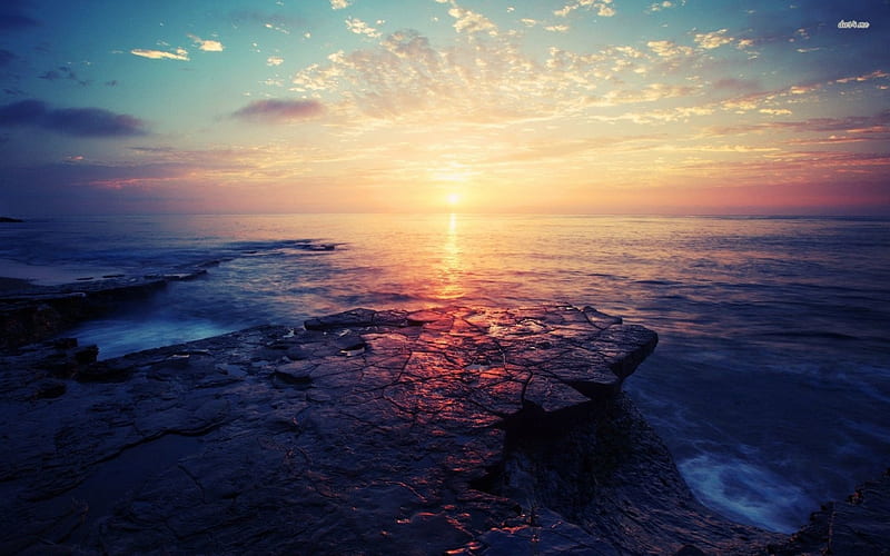 golden sunrise over dark rocky shores, shore, sunrise, golden, rocky, HD wallpaper