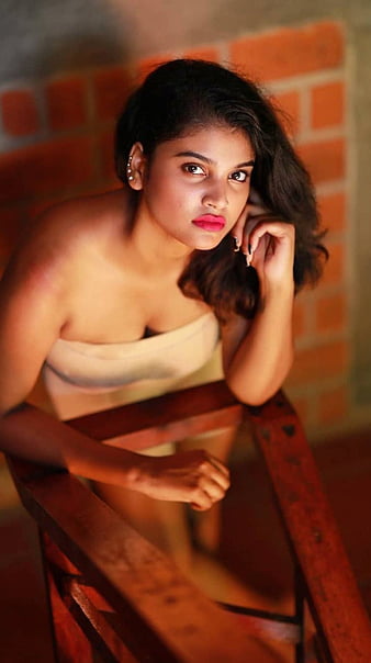 Dhanya Balakrishna, finger, Telugu actress, HD phone wallpaper | Peakpx