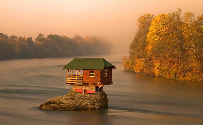 Small house on river rocks, fall, rocks, autumn, riverbank, shore, bonito, small, nice, river, reflection, calmness, lovely, lonely, sky, trees, mist, lake, serenity, peaceful, nature, HD wallpaper