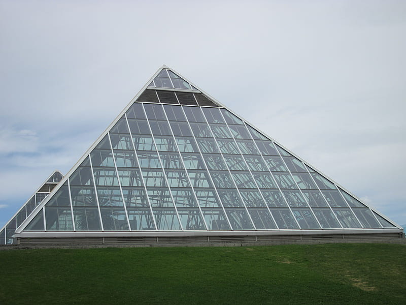 A Glass pyramids as a botanical garden, glass, graphy, Modern, green, grass, pyramids, HD wallpaper