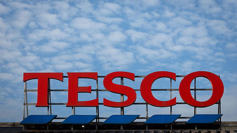 UK supermarket Tesco commits to a renewable future, HD wallpaper