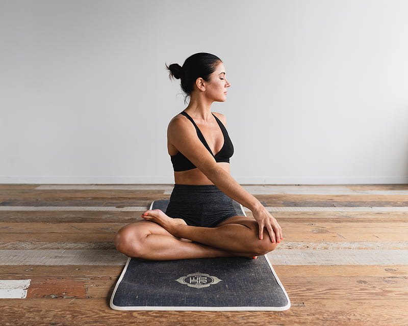 woman performing yoga, HD wallpaper
