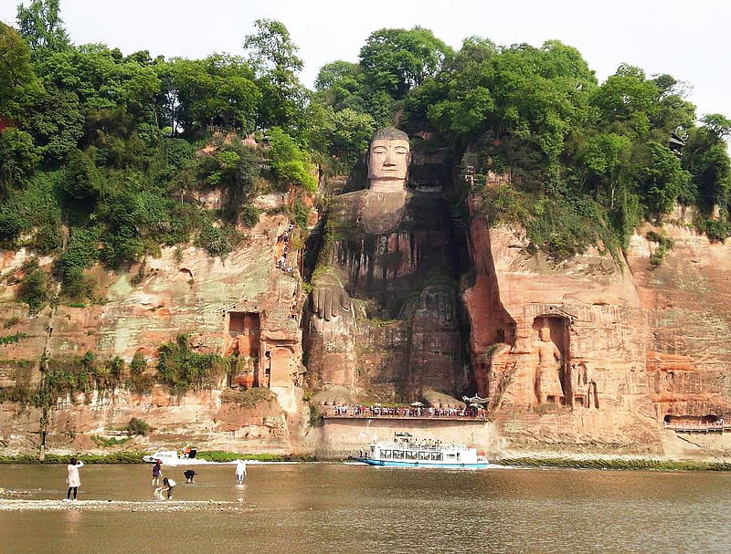 Leshan giant Budha, China (seven to the magic world), architecture, budha, giant, monument, rock, china, religious, trees, HD wallpaper