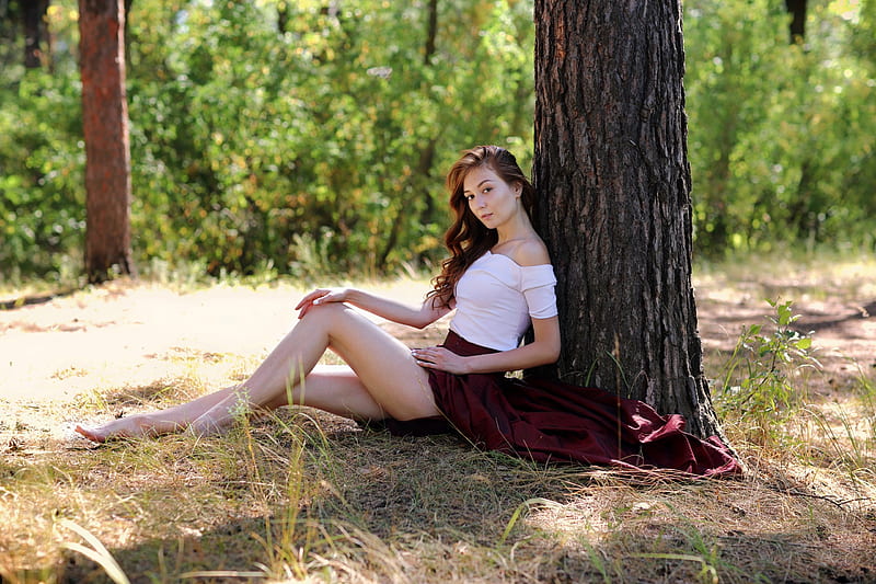 Women Sitting Under The Tree Outdoor, girls, model, outdoors, depth-of-field, HD wallpaper