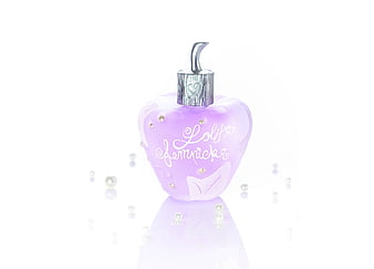 Lolita Lempicka là một trong những thương hiệu nước hoa khá nổi tiếng của nước Pháp. Hãy xem bức ảnh này để khám phá các sản phẩm nước hoa đến từ thương hiệu này. Bạn sẽ tìm thấy những mùi hương tinh tế và đặc trưng của thương hiệu này.