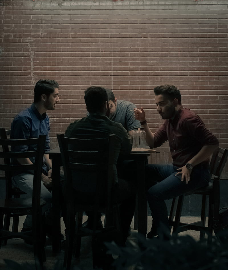 four men sitting beside table, HD phone wallpaper