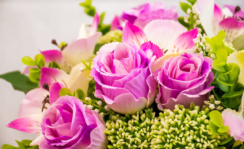 Sự tươi tắn và tuyệt đẹp của hoa cưới màu hồng sẽ khiến bạn liên tưởng đến một tình yêu đầy màu sắc, tình cảm tuyệt vời giữa hai người. Hãy xem bức ảnh để cảm nhận ngọt ngào và ấm áp của một tình yêu đích thực.