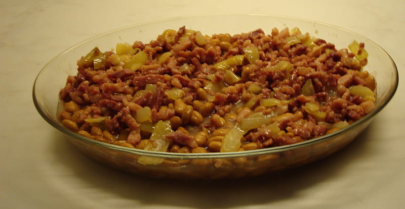 Bruinbonen met gebakken spek en uien., pork, kidney beeans, food, onion, HD wallpaper