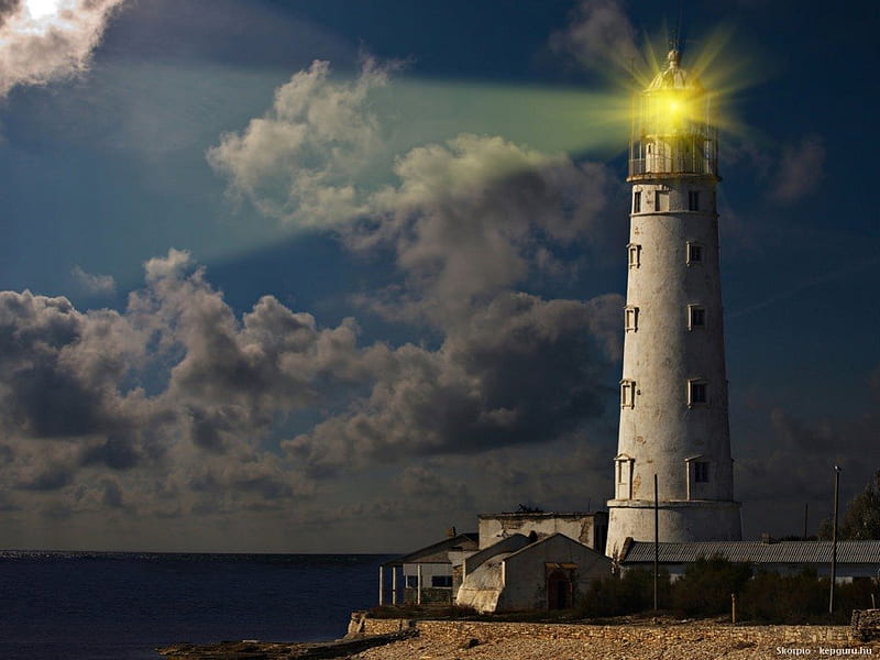 BEACON OF HOPE, oceans, illumination, clouds, lights, sea, beams, night time, searchlights, beacons, lighthouses, evening, HD wallpaper