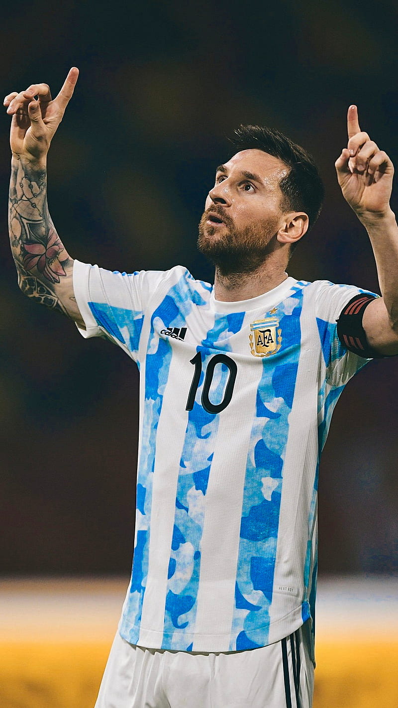 Leo Messi HD phone wallpaper: Bạn đã sẵn sàng để trang trí màn hình điện thoại của bạn bằng hình nền Messi siêu đẹp? Hình ảnh này chứa đựng những khoảnh khắc đáng nhớ của Messi trên sân cỏ, được lột tả rõ nét trong độ phân giải cao. Hãy mang vẻ đẹp và sức mạnh của anh ta cùng bạn như một người bạn đồng hành không thể thiếu trên điện thoại của bạn!