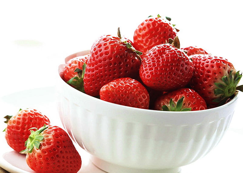 Strawberrys in a bowl, red, delicious, sweets, fresh, white, strawberrys, bowl, HD wallpaper