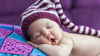 Newborn sleeps with mouth hot sale open