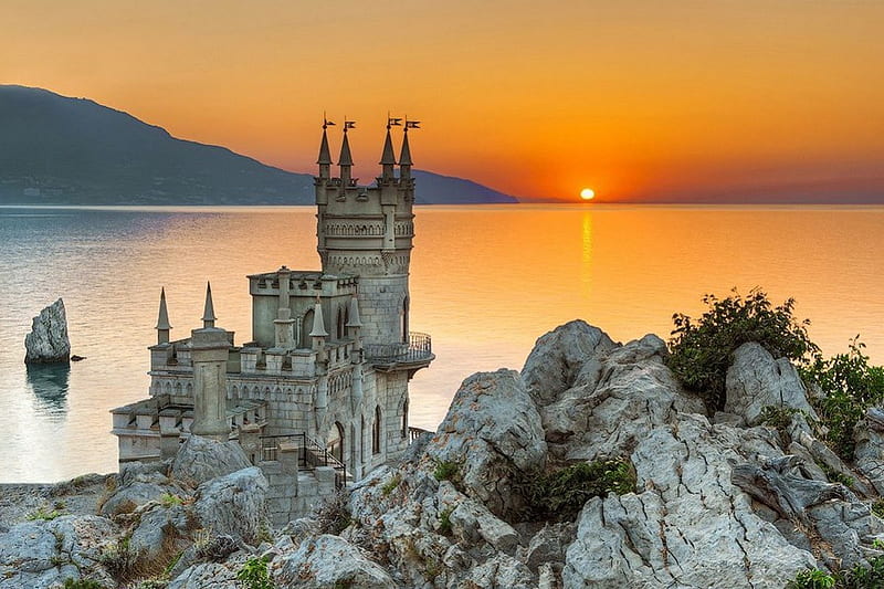 Castle on the Lake, pretty, rocks, ukraine, bonito, sunset, palace, swallows, lake, water, nest, stone, tower, sunrise, castle, HD wallpaper