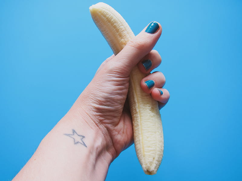 person holding peeled banana fruit, HD wallpaper