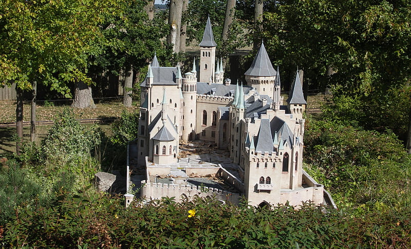 Very small Castle, architecture, monument, neuschwanstein, miniature, park, castle, HD wallpaper
