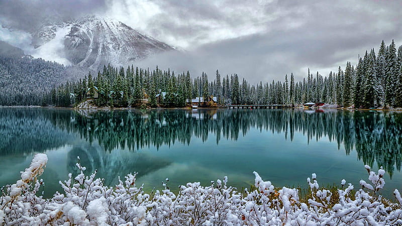 Emerald Lake, Yoho NP, British Columbia, snow, landscape, trees, late autumn, mountains, canada, water, reflections, HD wallpaper