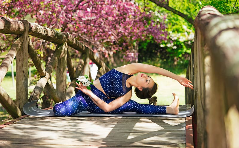 Spring Yoga Outdoors Ultra, Seasons, Spring, Sunrise, Girl, Woman, Female, Bridge, Outdoors, yoga, stretching, HD wallpaper