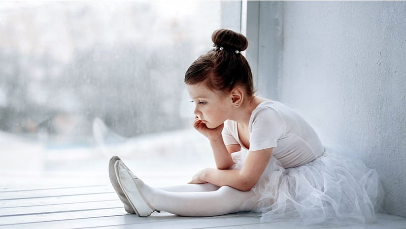 Cute Sad Ballerina Girl, HD wallpaper