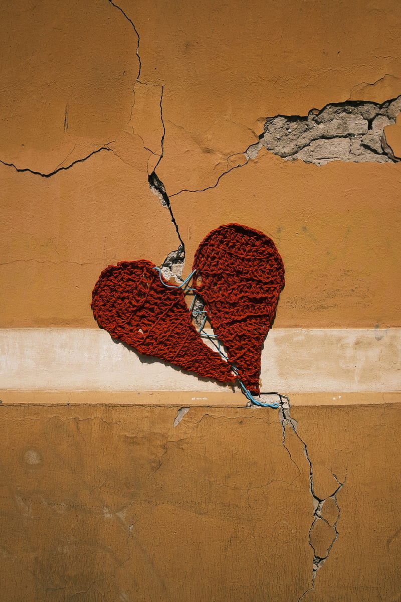 heart, love, threads, cranny, wall, HD phone wallpaper