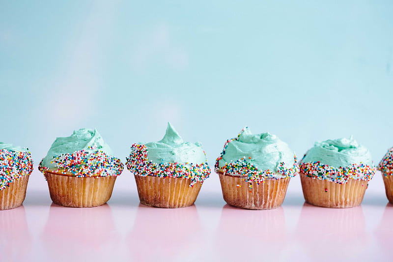 six teal icing cupcakes with sprinkles, HD wallpaper