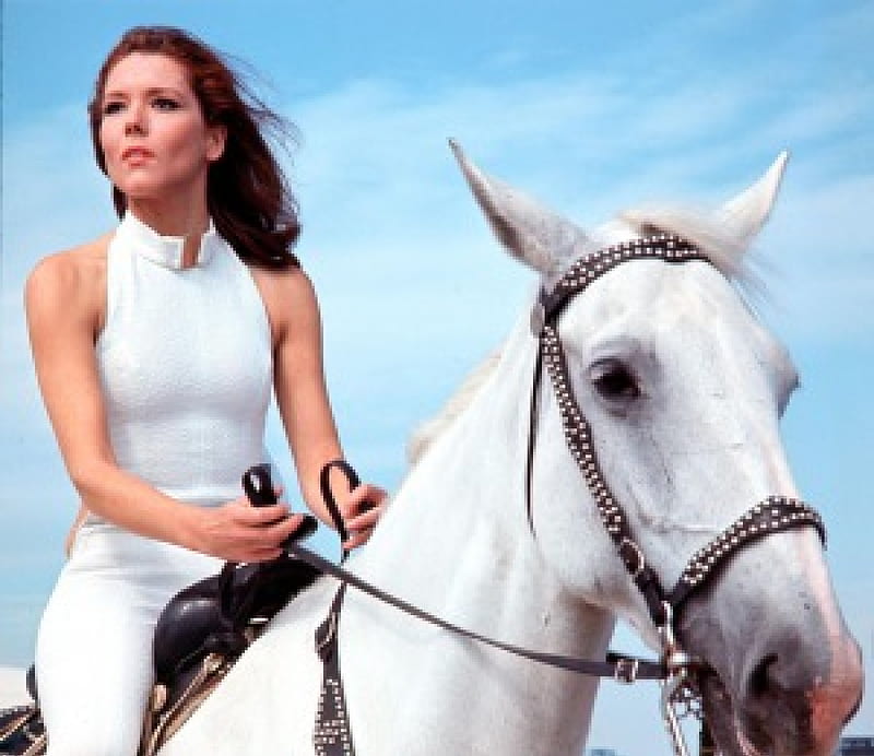 Dianna Riggs on a horse, horse, woman, actress, gorgeus, HD wallpaper