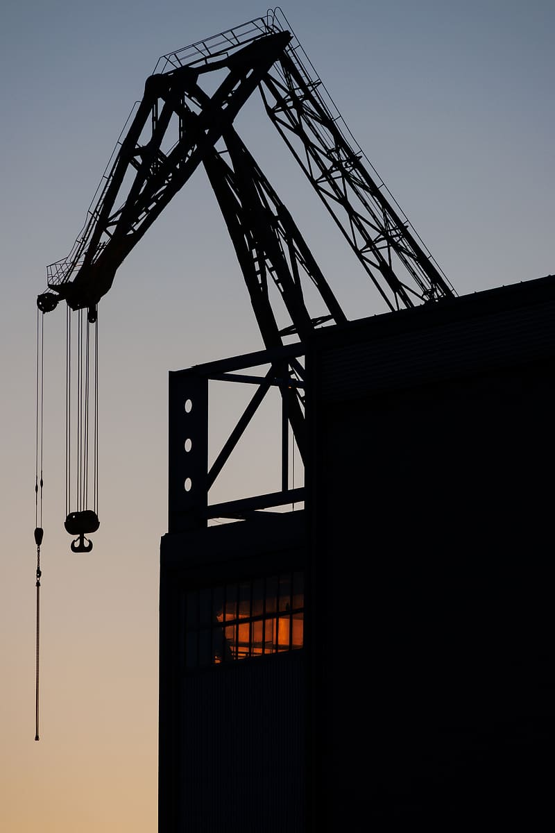 construction crane, building, silhouettes, dark, HD phone wallpaper