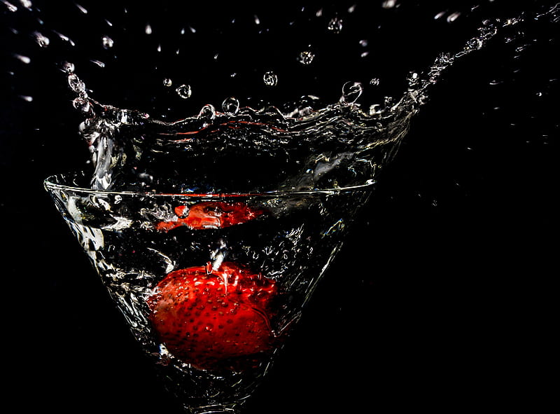 Water Squirt Strawberry Glass HD Wallpaper Peakpx