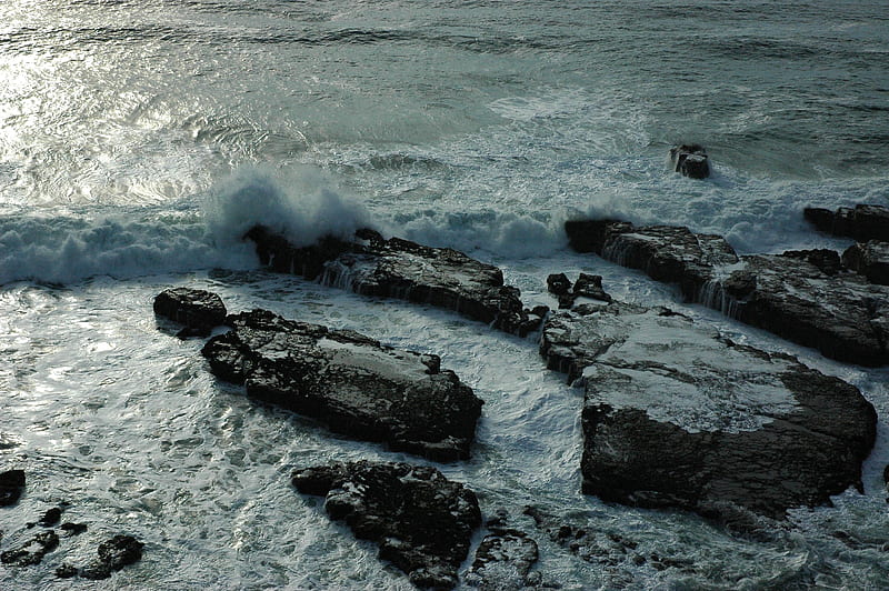 waves crashing on rocks, HD wallpaper