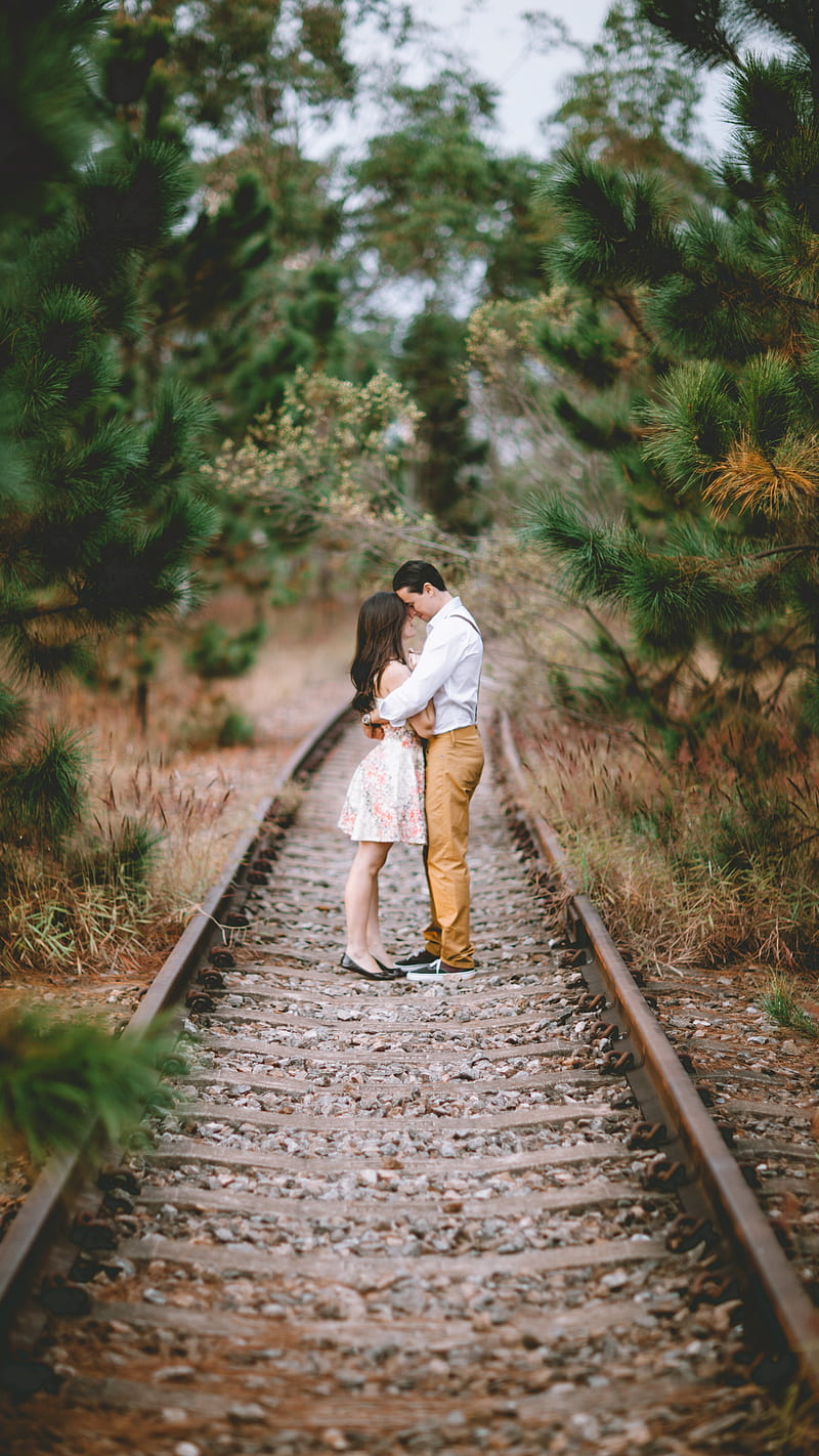 Couple In Love , romantic, railway track, HD phone wallpaper
