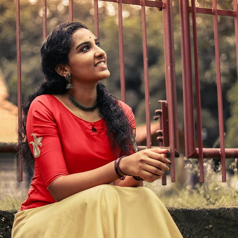 Girls Kerala Traditional Wear Made of Gold Kasavu/ Kasavu Skirt and Green  Silk Blouse With Pichipoo/ Exotic Ethnic Wear for Women - Etsy | Kerala  saree blouse designs, Onam outfits, Kerala style