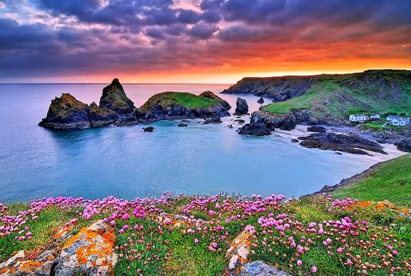 The Beauty Of Kynance Cove, rocks, grass, springtime, cove, houses, bonito, sunset, sky, clouds, islet, sea, England, cliffs, beaches, flowers, HD wallpaper