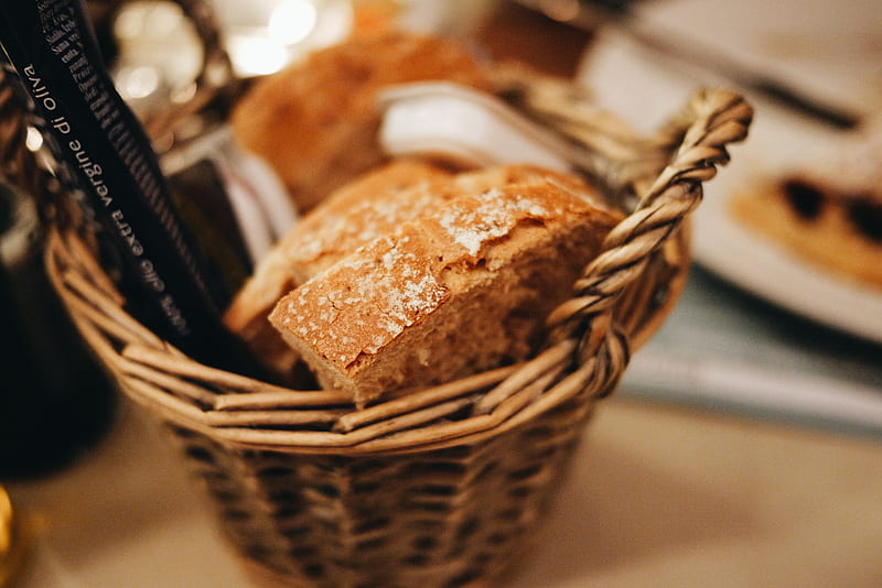 selective focus graphy of baked bread on wicker basket, HD wallpaper