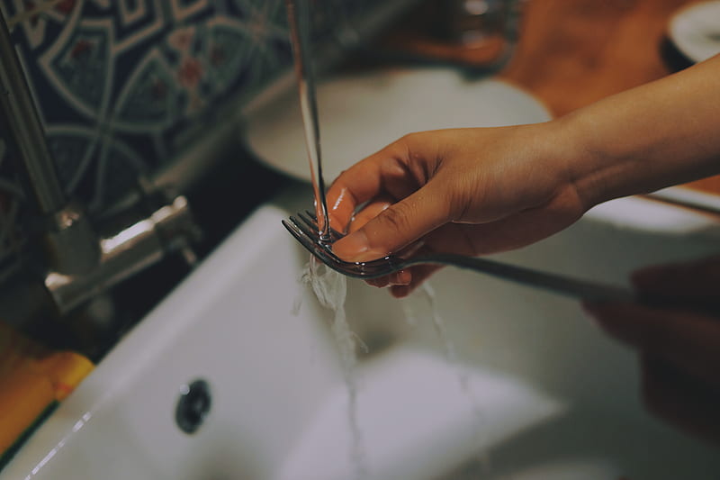 person washing fork, HD wallpaper