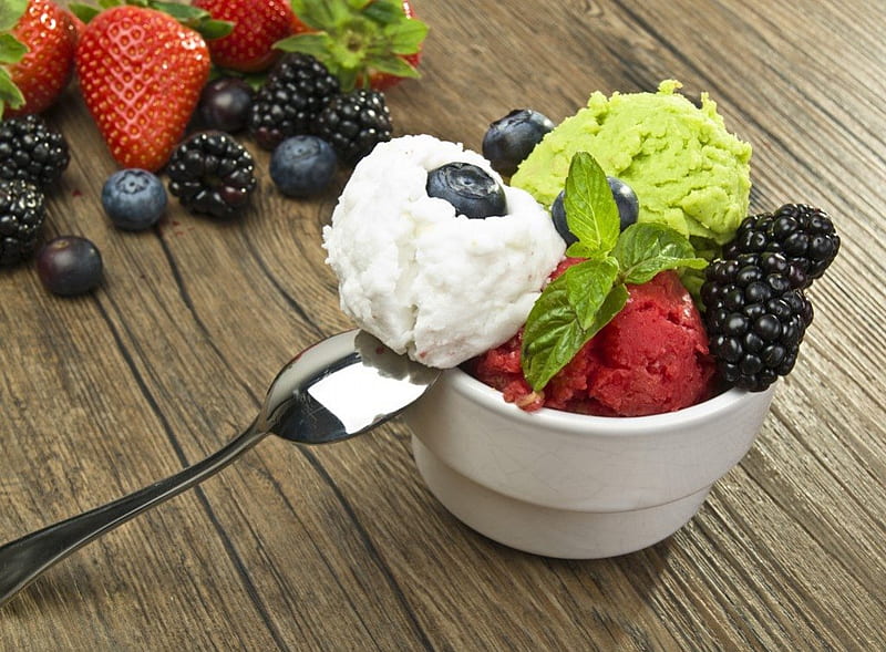 Ice berry creams, berries, strawberries, raspberry, vanilla, cream, sweet, bowl, HD wallpaper