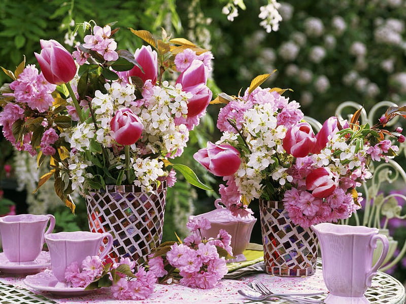 Spring table, lilac, saucer, vase, lavender, bonito, flowers, tulips, chair, cups, table, centerpiece, lovely, spoon, spring, glass, vases, purple, colored glass, teacups, garden, nature, petals, HD wallpaper