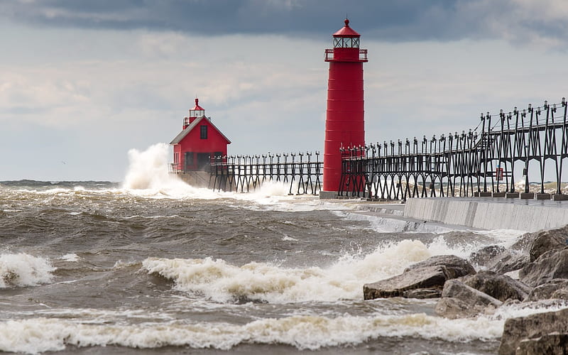 Lighthouse in Storm, lighthouse, splash, Michigan, America, waves, storm, lake, HD wallpaper
